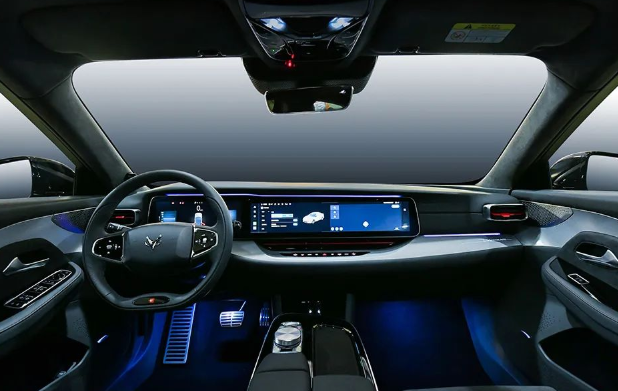 北汽极狐阿尔法S全新HI版：品牌向上，抢占智能驾驶领域制高点