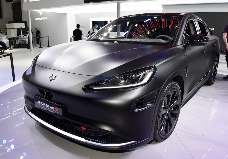 正确的营销+强大的产品，王秋凤领导下的极狐汽车快速发展