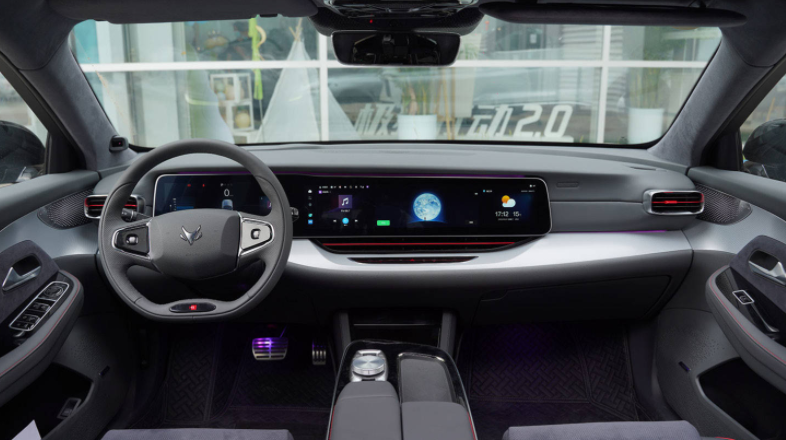 高阶自动驾驶 极狐阿尔法S全新HI版引领未来