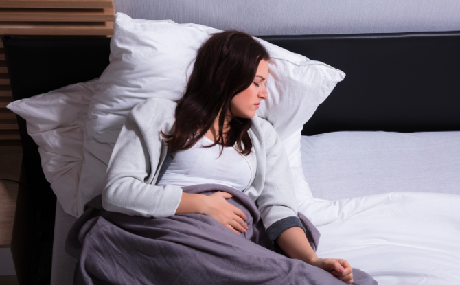 睡眠与胃肠疾病的关系是相互的，备好和胃整肠丸，谨防消化不良