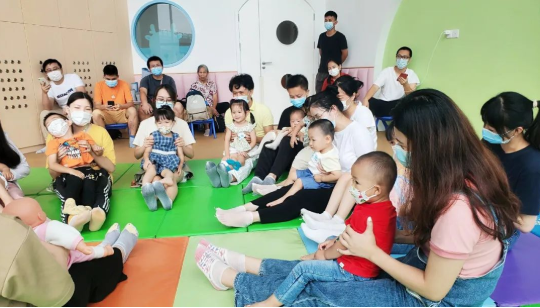 广州全优加托育走进广州新儿童活动中心开展寓教于乐的公益体验课